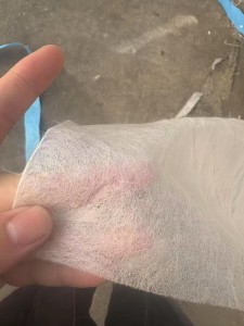 厂家出售PET复合无纺布废料，带胶，月供8吨起，长期有货