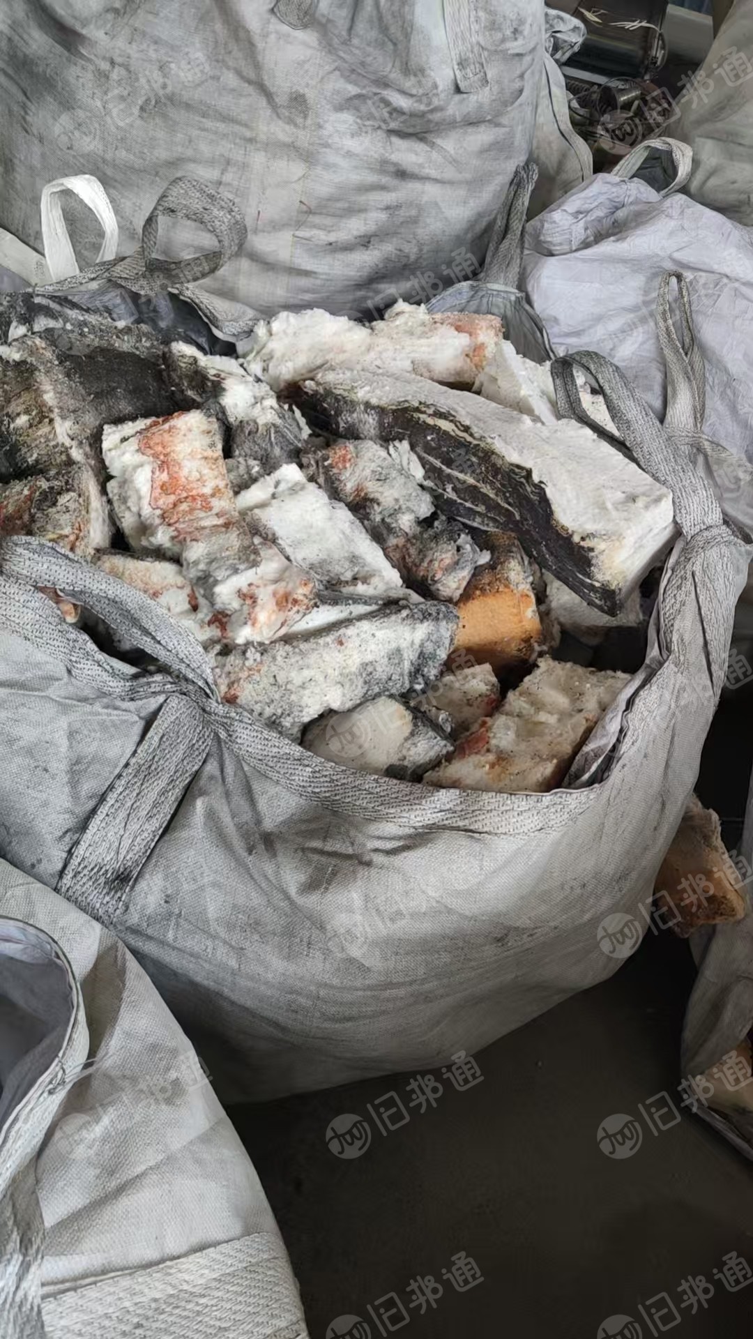 出售一批保温炉下来的保温棉,12个吨袋,厂在安徽池州