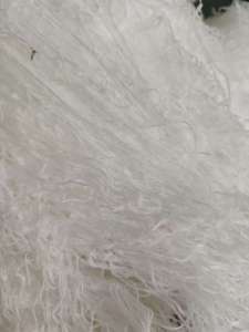 长期出售600D涤纶废丝，涤纶干丝打包好的，开花造粒都可以，每5天就有4米2一车，货在江苏苏州