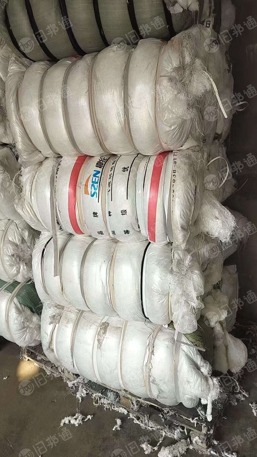 长期出售600D涤纶废丝,涤纶干丝打包好的,开花造粒都可以,每5天就有4米2一车,货在江苏苏州