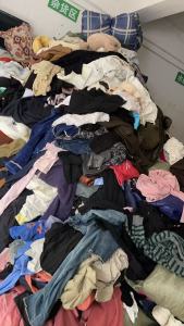长期出售旧衣服统货，月供10吨左右，货在福建厦门