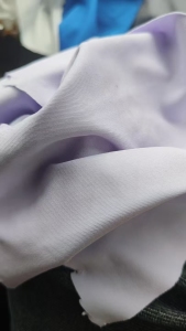 长期出售服装厂下脚料，废布料，涤氨废布，月供几十吨，货在浙江台州