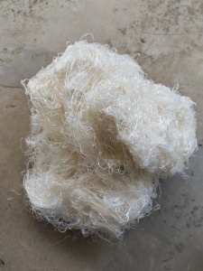 长期出售锦纶双6废丝，无胶无光，每个月有20多吨，货在山东潍坊