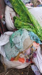 出售印花厂下来的布块，门幅1.65/2.1不等，现货7吨左右