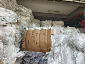 出售一级水洗高压膜，水洗缠绕膜，人工挑选，现货100多吨