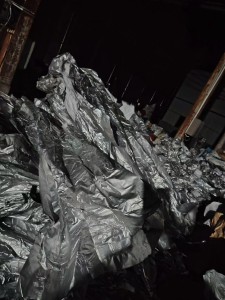出售吨包内衬铝塑膜废料，比亚迪下来的，现货七八吨，长期有货