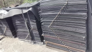 长期出售橡胶片和鞋底料，橡胶片1*1的，现货70多吨，厂在浙江温州