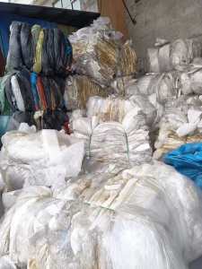 出售水洗一级、二级料，现货10吨