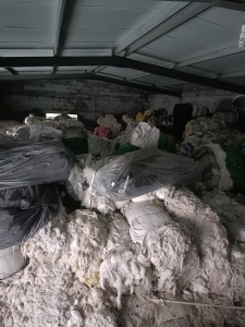处理一批针刺棉废料，开花料，打包处理，预估有4车9米6