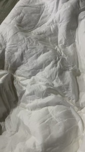 出售白色PP木浆无纺布边角料,含70%木浆,30%熔喷,现货有二三十吨