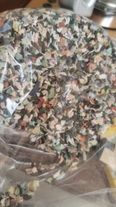 长期出售PVC箱包边条，箱包条破碎料，现货32吨