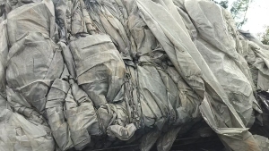 出售石墨高压膜，清洗干净的有3挂车，能出9成多