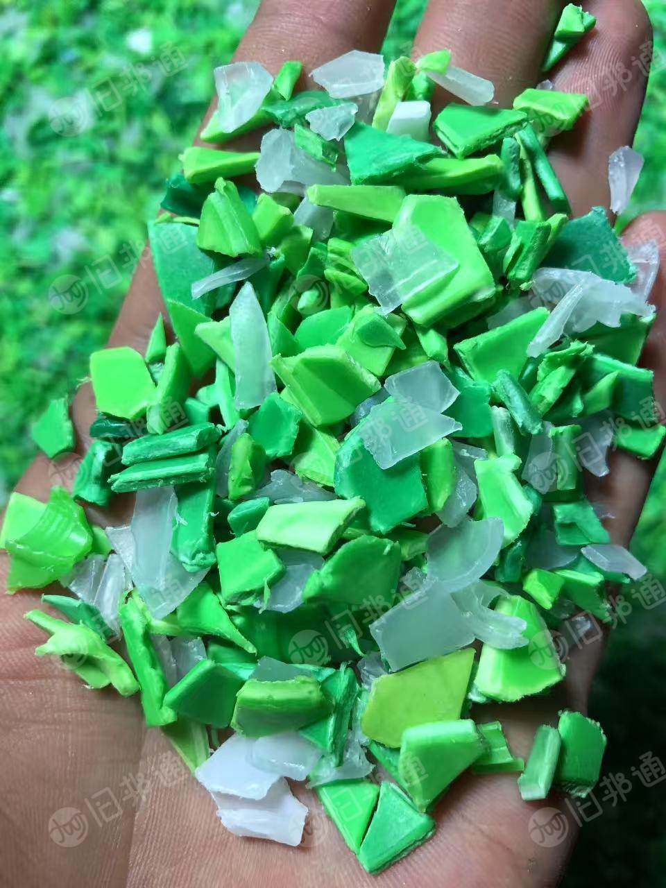 出售分色PP美缝胶管破碎料，长期有货