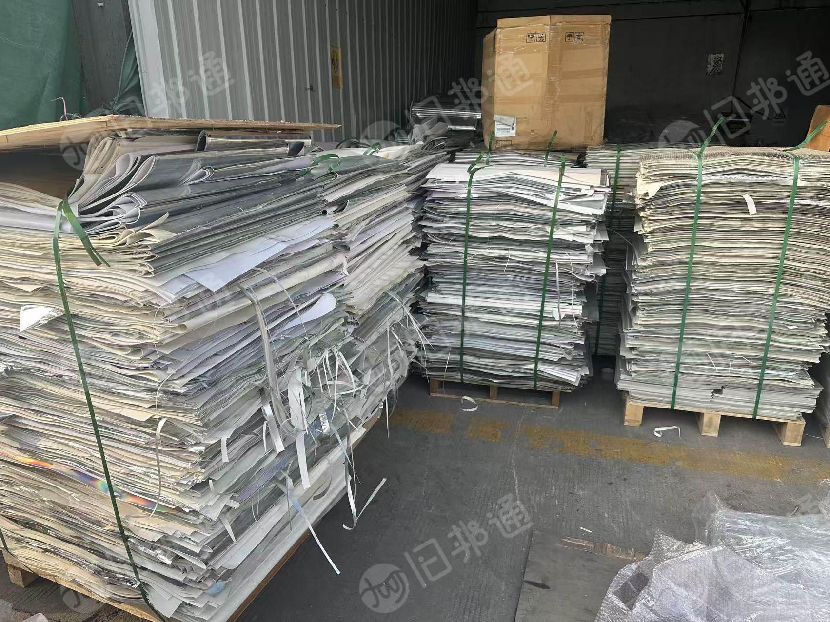 出售金银卡、镭射纸,有卷筒和打捆的,长期有