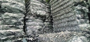 出售装正极粉下来的铝塑膜，基本没有粉了，现货90吨