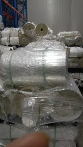 大量出售PET卷筒膜    1.2丝 有的卷有单面硅油  无胶的 现货量200吨