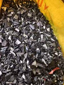 出售PP保险杠破碎料，现货几十吨，清洗甩干