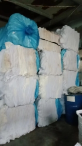 长期出售无胶棉,丝绵下脚料,月供30吨左右,货在上海