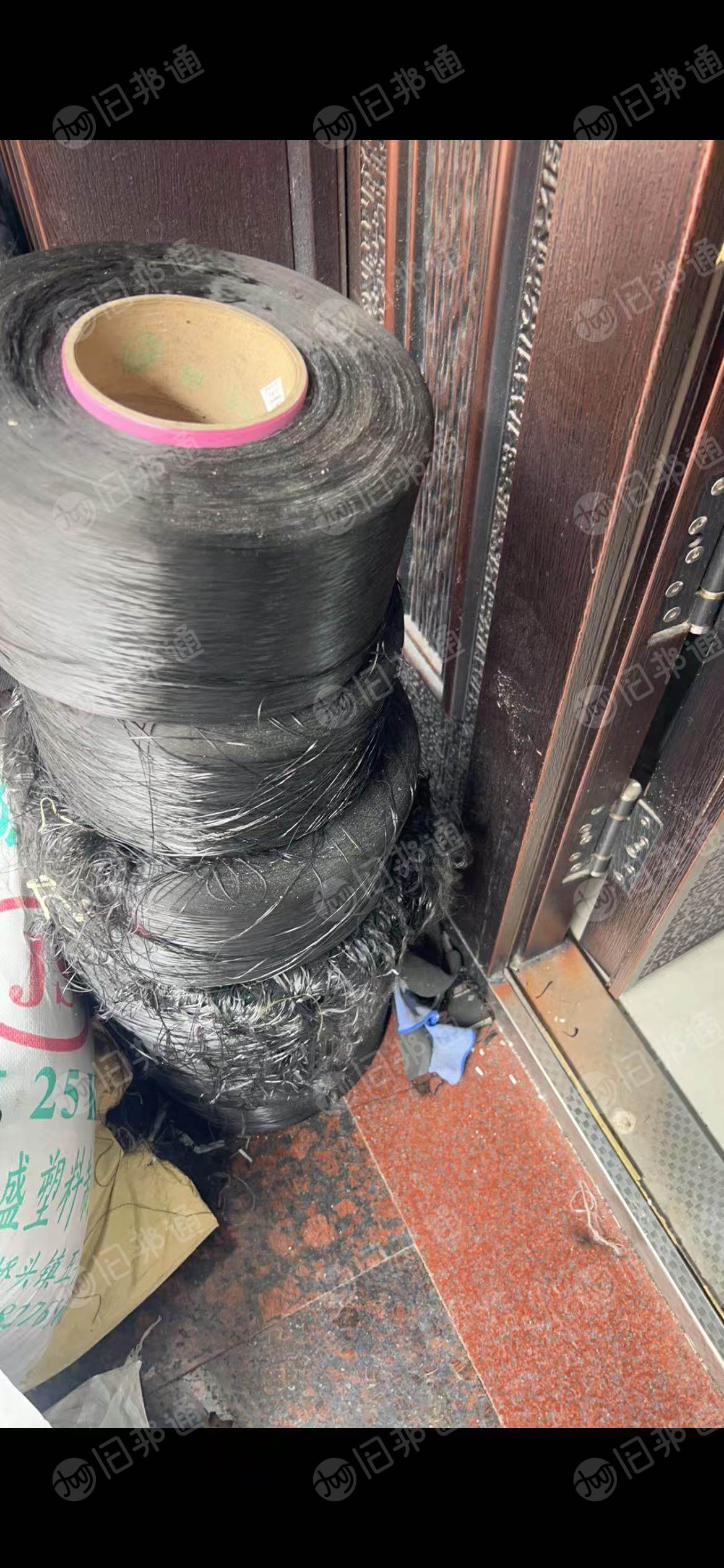 出售涤纶高弹丝,涤纶废丝,涤纶丝,颜色混一起,可以纺丝,现货有20吨左右,货在浙江绍兴