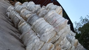 长期出售水洗高低压膜，混合在一起，现货50吨左右，另外也出售水洗高低压花膜