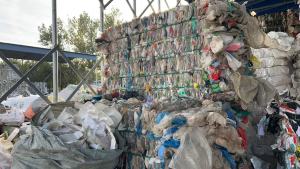 出售杂膜炼油料，月供2挂车