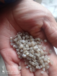长期出售二级高压颗粒,过100目