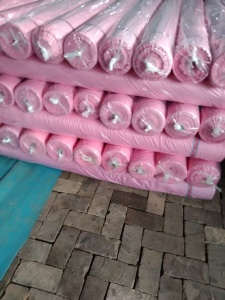 出售一批库存黑胶布，做雨伞用的，幅宽1.6-1.7，现货10吨，厂在河北保定