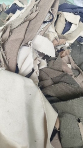 长期出售棉布，有褪色和不褪色两种，现货共20吨左右