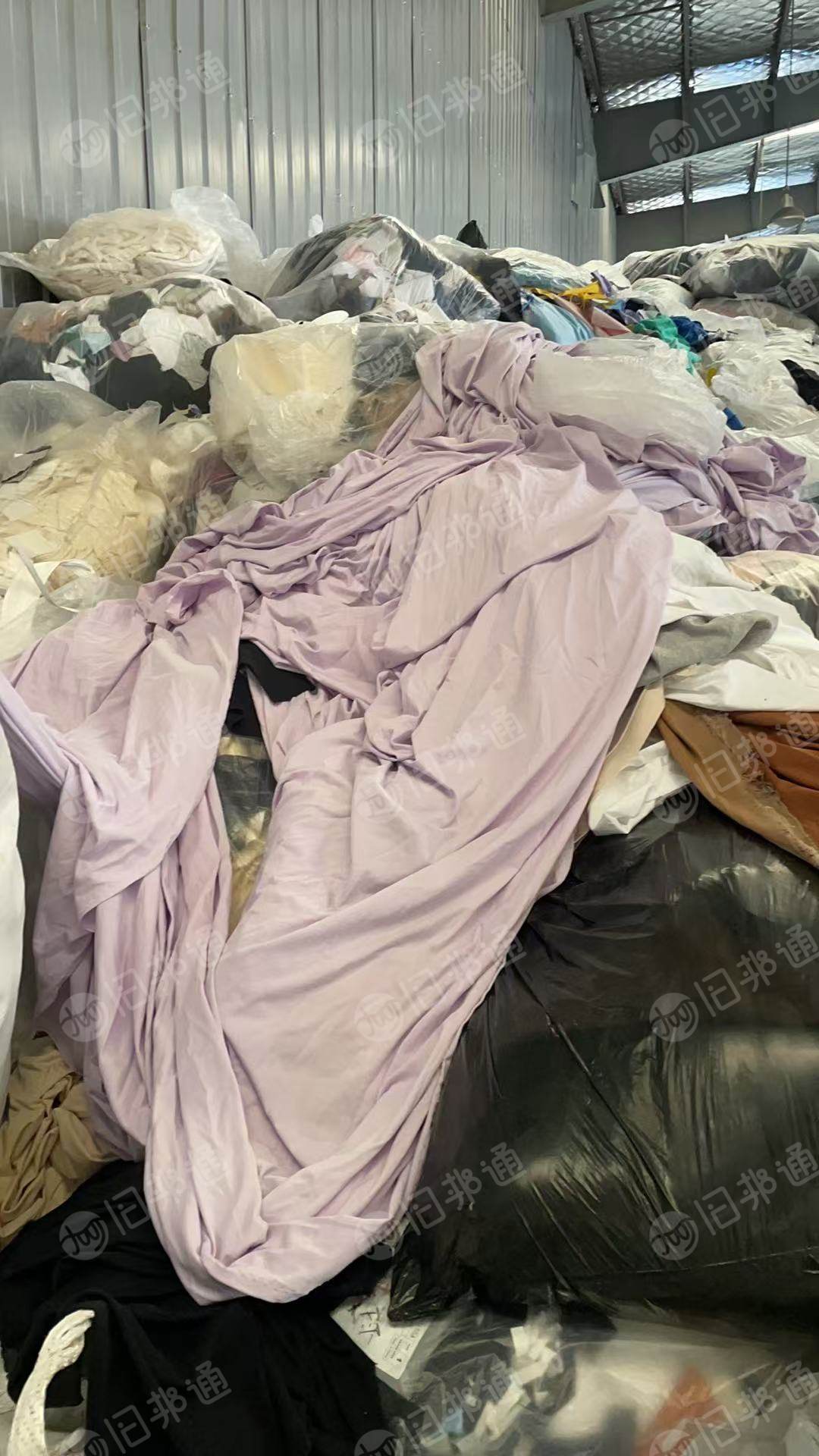 长期大量出售服装下脚料,纯棉,涤棉都在一起了 颜色也没有分开,纯棉占比30左右,每个月60-70吨