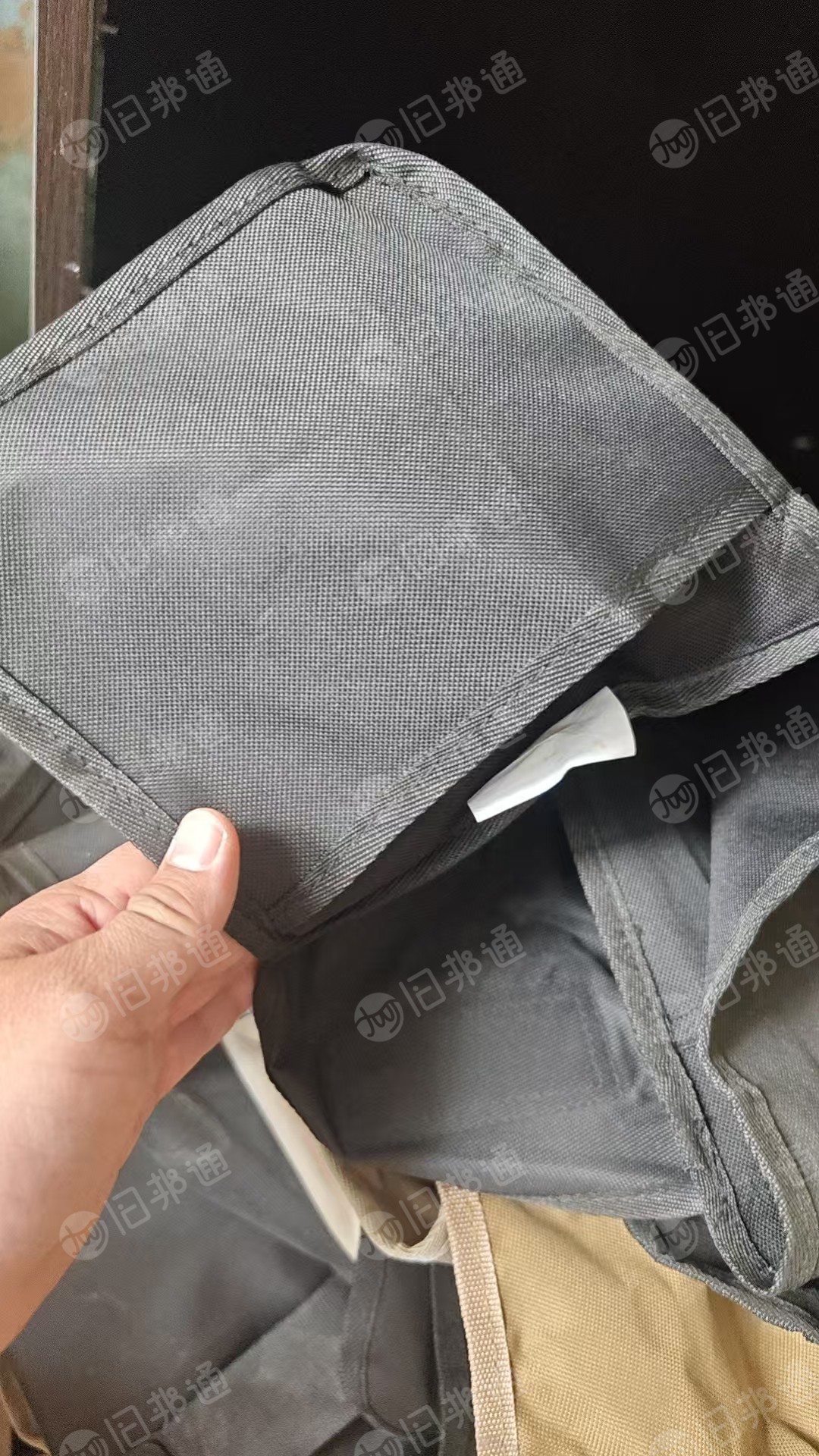 长期出售牛津布下脚料,一天有两吨货,有灰色 黑色,绿色,提供成品的图片和视频
