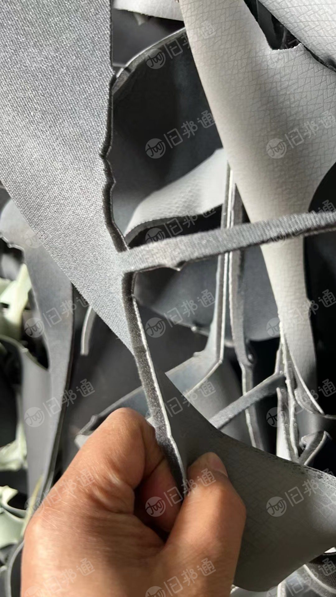 出售PVC海绵革边角料,丰田汽车坐垫下来的环保料,现货10吨,长期有货