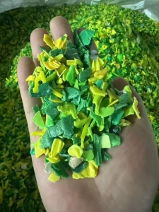 出售各种颜色的低压注塑破碎料，月供600吨