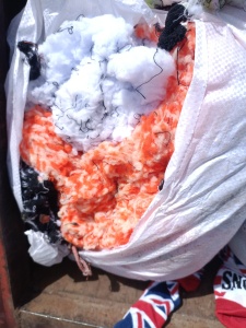 长期出售袜子厂下来的袜圈，袜丝，涤纶废料，现货4吨多