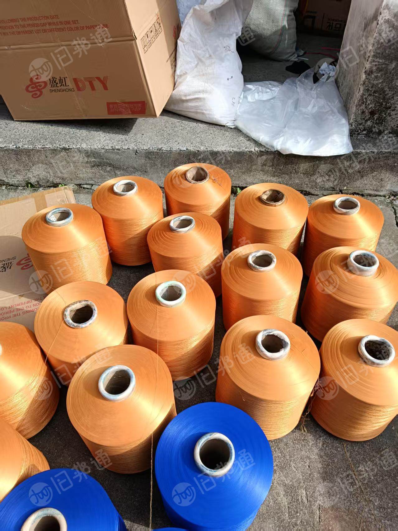 现货处理一批涤纶DTY,75D颜色丝,宝蓝黄墨绿黑色都有,现货5吨左右,货在浙江绍兴