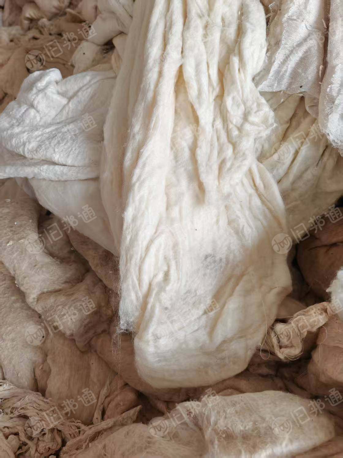 长期出售蚕丝被，现货1吨多，厂在山东聊城