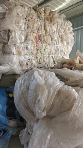 出售一级膜二级膜，都是服装厂膜，水洗造粒用