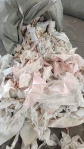 长期出售小棉布，单面绒含有一点化纤，没有水分，现货有十几吨，货在江苏连云港