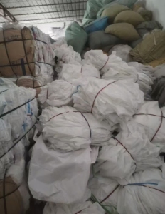 长期出售乳白袋，原料袋废料，巴西袋废料