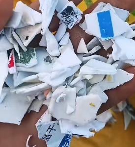 长期出售白工丙破碎料，涂料桶破碎料，餐盒破碎料