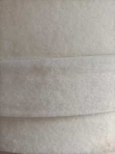 出售一批PET无纺布卷材，现货6-7吨， 宽度7公分左右。厂在广东汕头