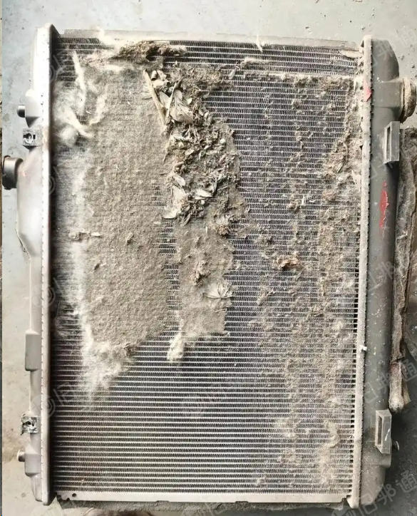 长期出售各类汽车拆解下来的水箱铝