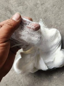长期出售白色尼龙废丝，锦纶废丝，单六，无光，现货有3吨左右，货在江苏南通