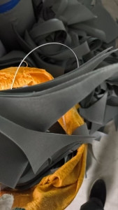 长期出售做衣服防尘罩边角料，尼龙材质，灰色，可以造粒用，货在湖北黄冈