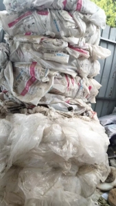 出售PE乳白袋废料，现货3吨左右，长期有货