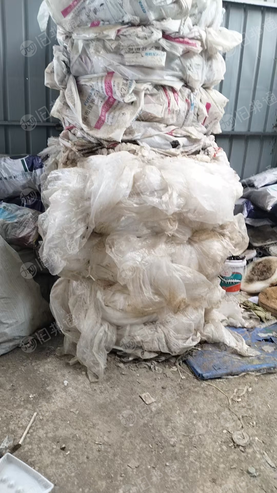 出售PE乳白袋废料，现货3吨左右，长期有货