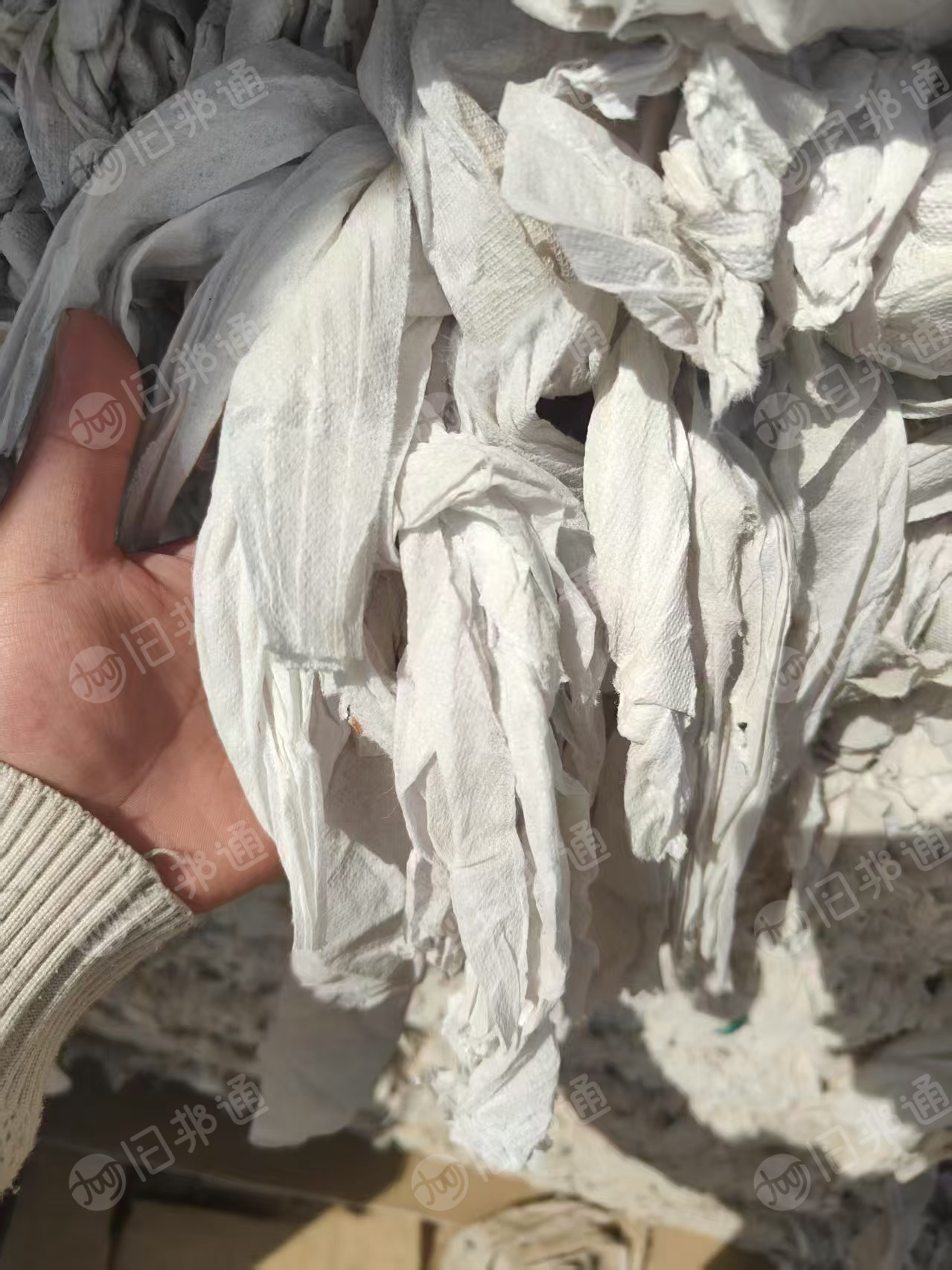 长期出售丙纶无纺布，无纺布边角料，含填充，现货11吨