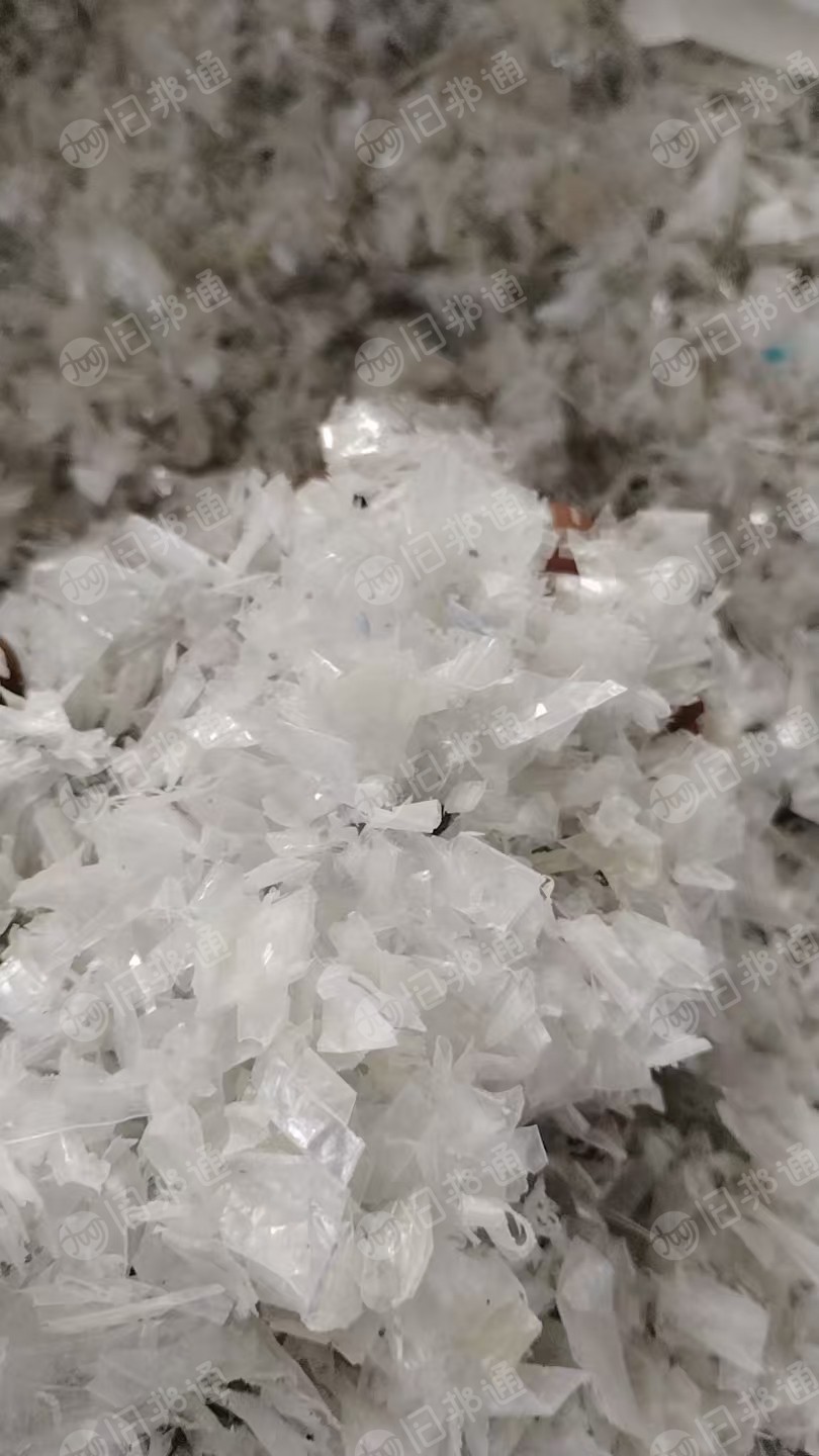 出售倒闭厂的下来的pet膜破碎料，现货10多吨