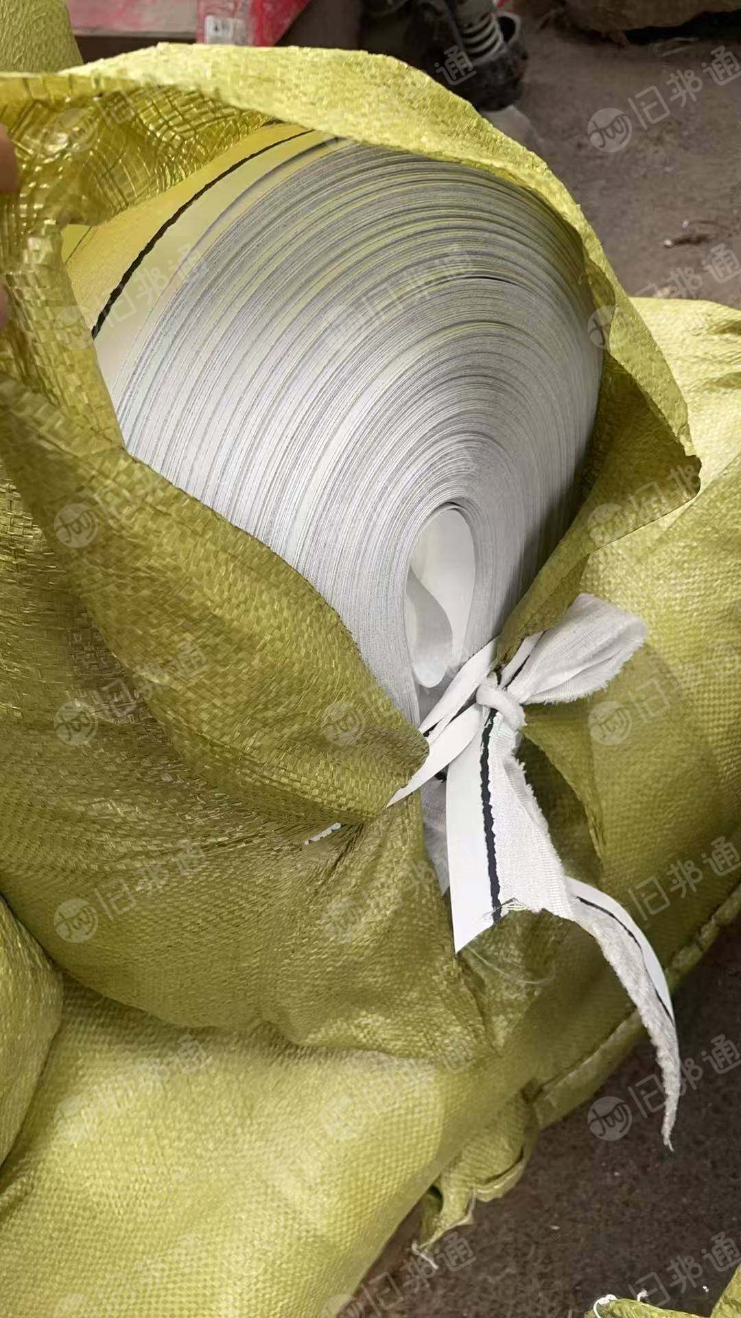 出售广告布边条,涤纶广告布,带涂层,打绳料,盘料,现货有20吨,货在江苏无锡