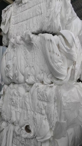 长期出售白色无纺布边角料，粘胶无纺布，货在新疆阿克苏