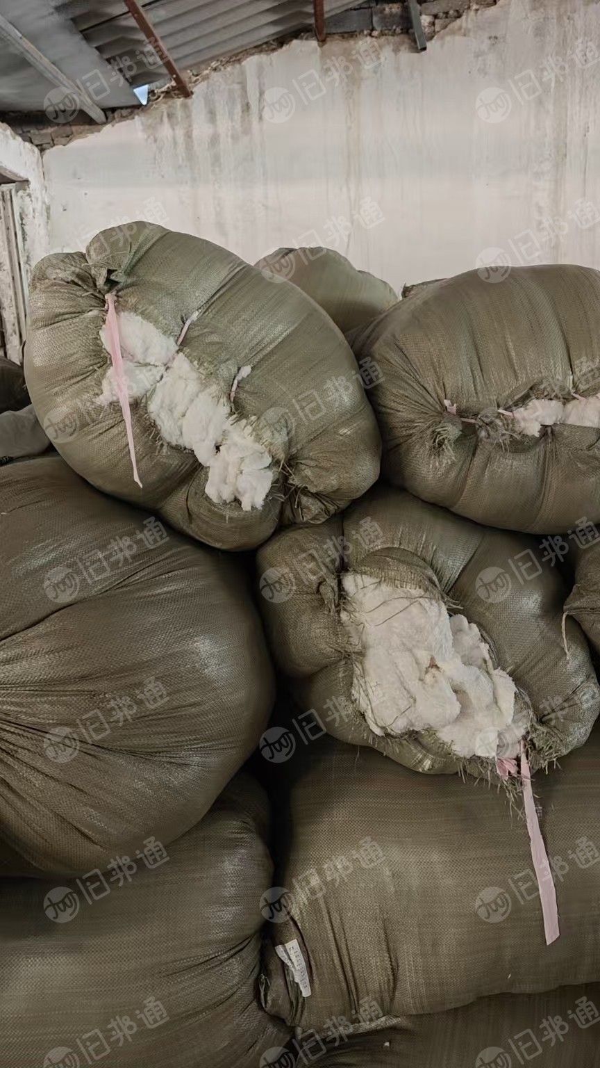 长期出售涤纶废布,涤纶造粒布,化纤布等,货在河南洛阳